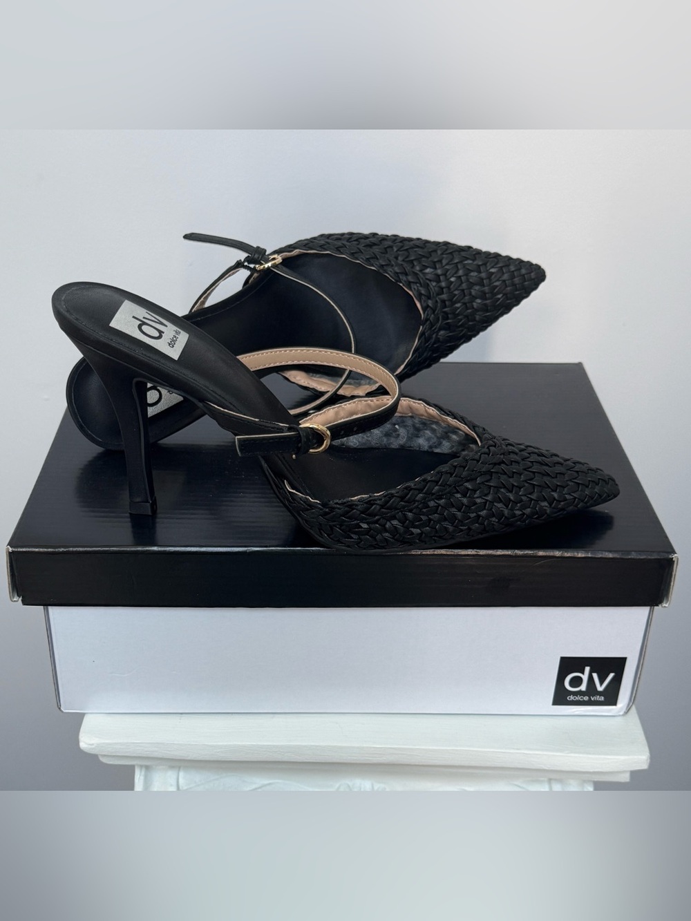 Dolce Vita Geanie Black Woven Pointed Pumps - Picture 4 of 5